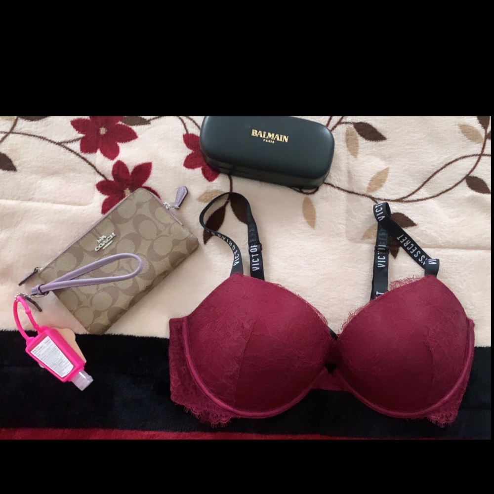 VICTORIAS SECRET PUSH UP BRA